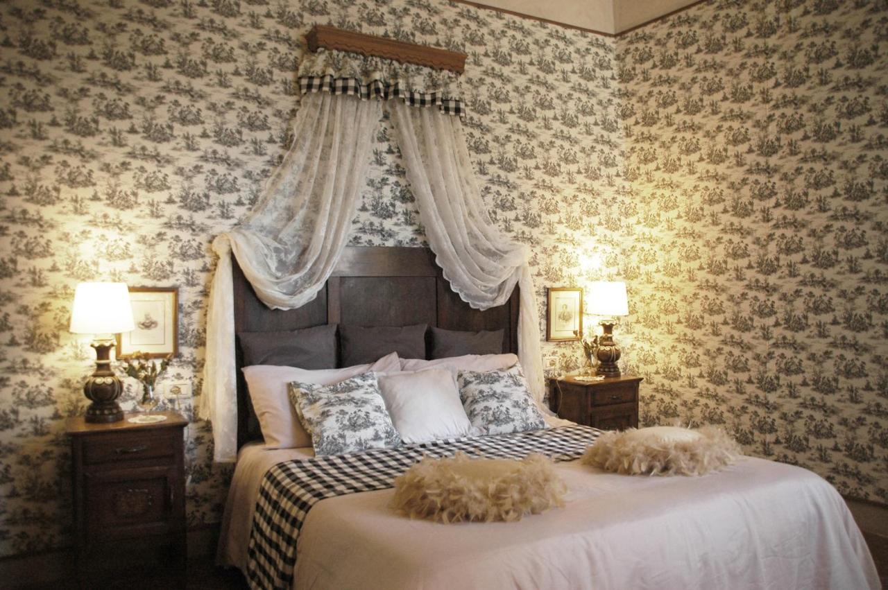 Suite Romantica Con Giardino In Dimora Storica - Camera E Appartamento - B&B Palazzo Robicci Castiglion Fiorentino Eksteriør bilde